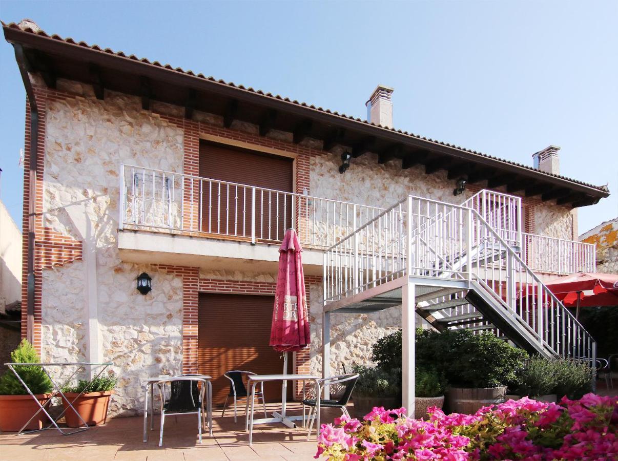 Apartamentos Turisticos Los Abuelos Montemayor de Pililla Exterior foto