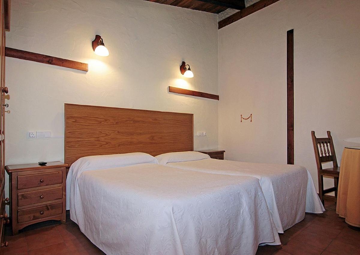 Apartamentos Turisticos Los Abuelos Montemayor de Pililla Exterior foto