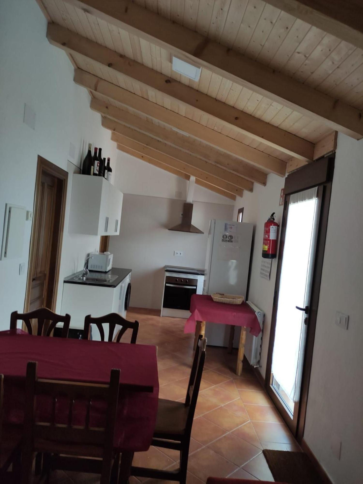 Apartamentos Turisticos Los Abuelos Montemayor de Pililla Exterior foto