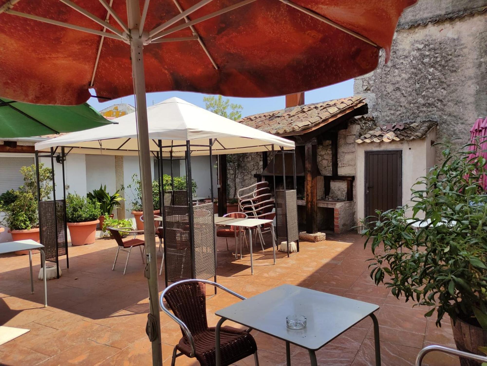 Apartamentos Turisticos Los Abuelos Montemayor de Pililla Exterior foto