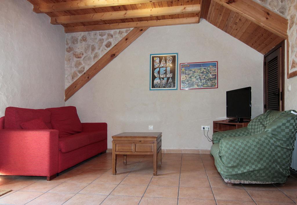 Apartamentos Turisticos Los Abuelos Montemayor de Pililla Exterior foto