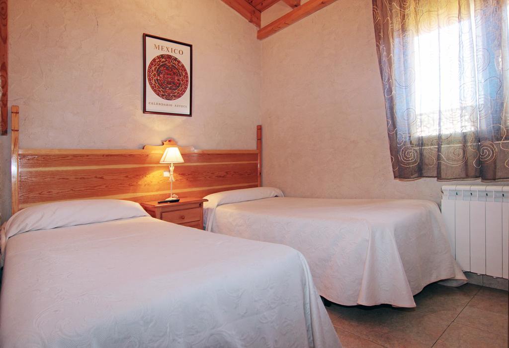 Apartamentos Turisticos Los Abuelos Montemayor de Pililla Exterior foto